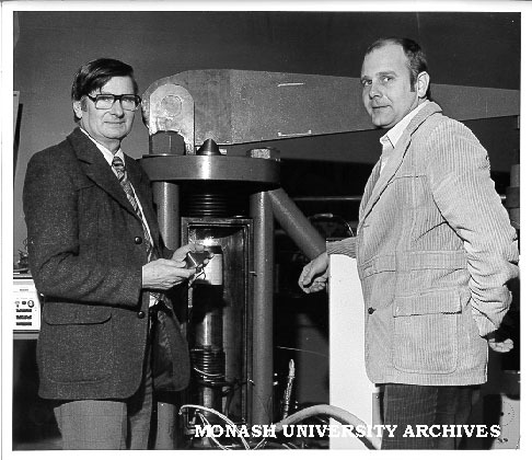 Associate Professor Arthur Williams (left) and Dr David Boger with test rig developed to study heat transfer
