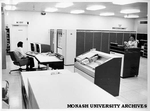 Burroughs B-6700 dual processor computer