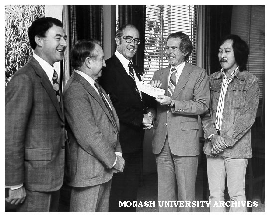 Presentation of CBA donation for research on insect-plant interaction