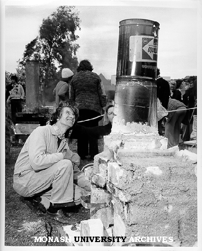 Bill Hicks firing Raku pottery