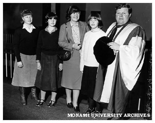 Honorary Doctor of Laws Fred Williams with with wife Lyn and daughters Isobel, Louise and Kate