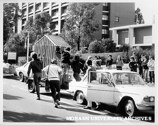 Fundraising stunt, Farm Week 1983
