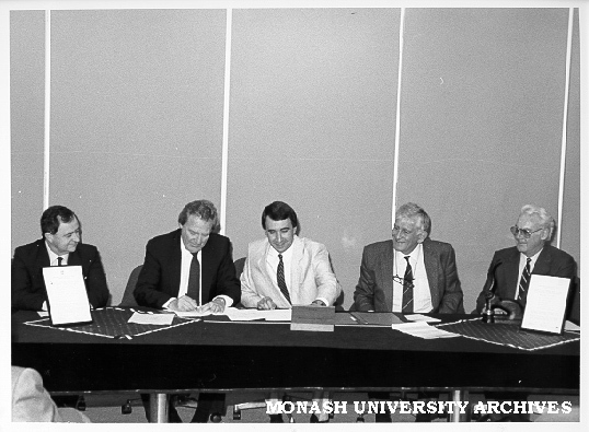 Signing of Heads of Agreement between Monash and Chisholm