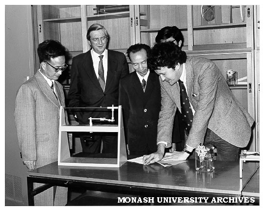 Engineers from Harbin Institute of Technology. Professor Li Jia Boo, Associate Professor Chow Chang-Yuan Chow (centre and left), with Professor Crisp, Professor Li and Dr T. F. Berreen (right)