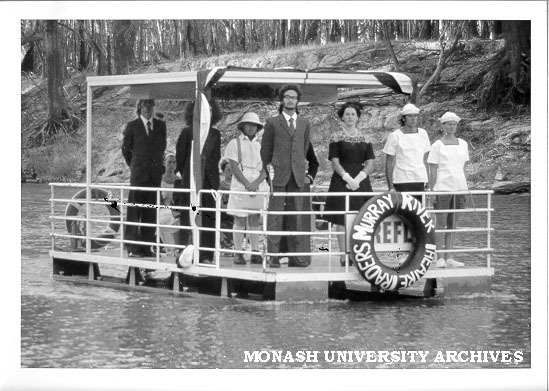Student theatre tour in Echuca