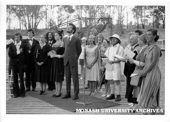 Student theatre tour in Echuca