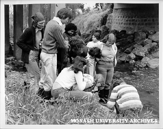 Caulfield Institute of Technology biology students on field trip