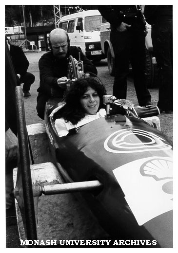 Darren Gellie and driver Lisa Aarons with Chisholm 80