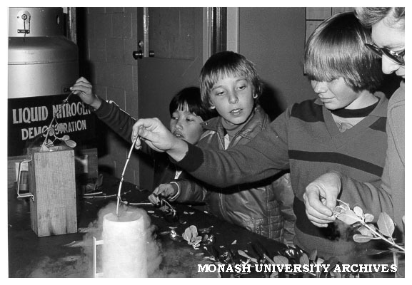 Open Day vistors to Physics