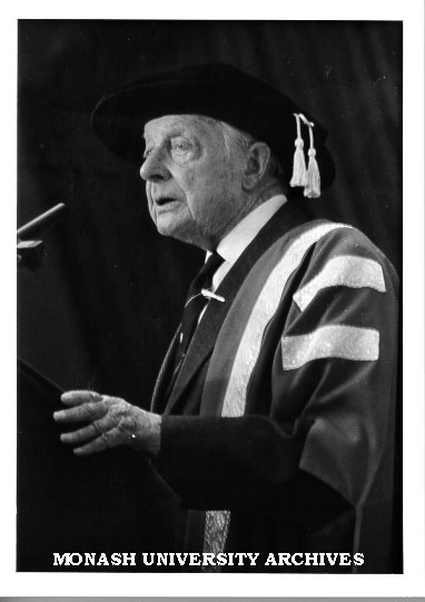 Chancellor Sir George Lush addressing MUCG graduates