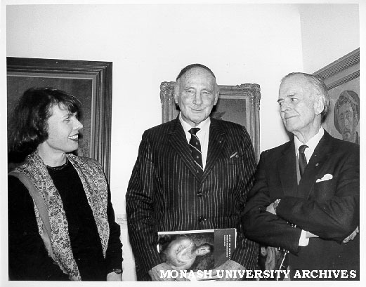 Sir Edward 'Weary' Dunlop at the opening of the 'Send Me More Paint' exhibition with Gallery director Ms Jenepher Duncan and Emeritus Professor Rod Andrew