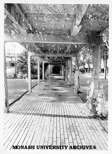 Covered walkway, Deakin Hall