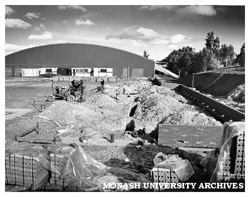 Construction of swimming pool building
