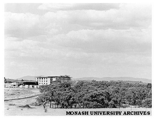 Construction of Deakin Hall
