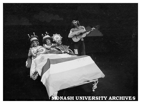 Scene from 'Giant John', Franciscus Henri (far right) as Giant John