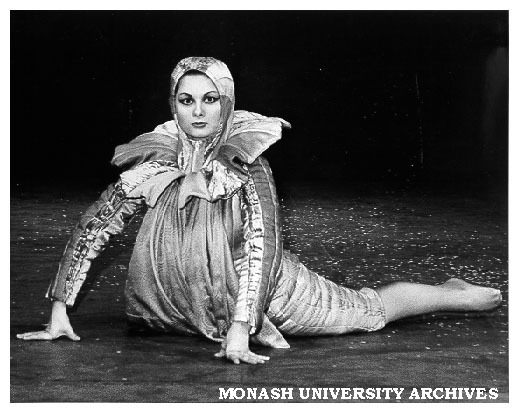 Lee-anne Johnson in 'The Ark of Oz' as Lizzie the frill-necked lizard
