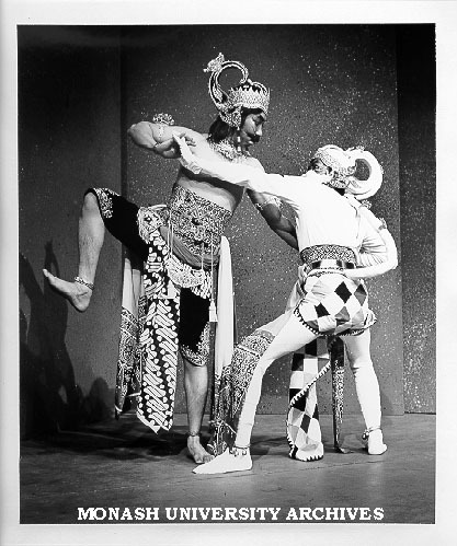 Scene from 'The Ramayana in Java'. Hari Sulistyono (left) as Rahwana and Poedijono as Hanoman