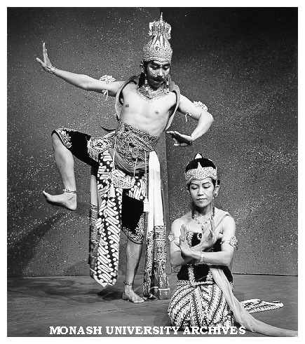Scene from 'The Ramayana in Java'. Hari Sulistyono (left) as Rahwana and Cathy Mardisiswojo as Sinta