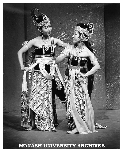 Scene from 'The Ramayana in Java'. Niken Arumdhati (left) as Rama and Cathy Mardisiswojo as Sinta