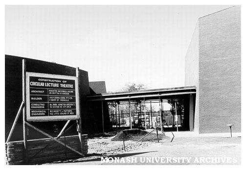 Linkage between rotunda and Alexander Theatre