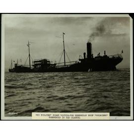 The pirates' first victim: the Norwegian ship "Belridge" torpedoed in the Channel