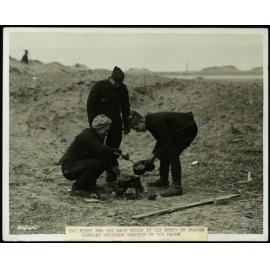 The fight for the sand dunes in the north of France: Belgian soldiers cooking on the sand