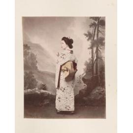 Women looking over her shoulder 