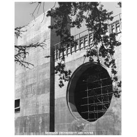 Construction of Lindesay Clark window by Leonard French, Robert Blackwood Hall
