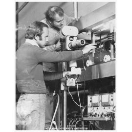 Chemical engineering postgraduate student Peter Cable and Dr David Boger in the lab