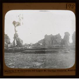 People sitting in front of Sewu temple 