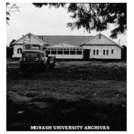 Removal of Caulfield Recreation Clubhouse, from the site of Caulfield Institute of Technology's Project A