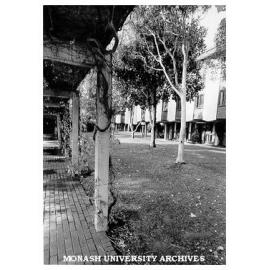 Covered walkway, Deakin Hall
