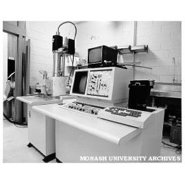 Hitachi electron microscope