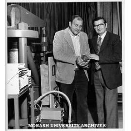 Dr David Boger (left) and Associate Professor Arthur Williams with heat transfer equipment