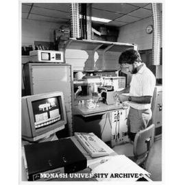 Professor Gordon Lister in laboratory