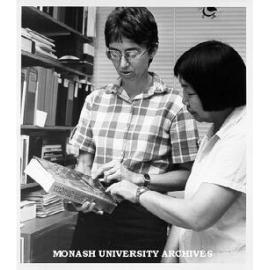 Dr Pat Rich (left) with Chinese palaeontologist and translator Yu Ping Zhang
