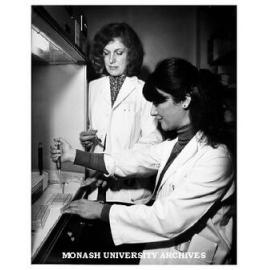Dr Sharron Pfueller (left) and student Pari Hosseinzadeh setting up lymphocytic culture