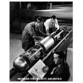 Dr Deane Blackman (foreground) with submarine vessel, with Dr J. B. Hinwood and Senior Technical Officer Mr Brian Mayor