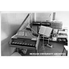 Sound laboratory, including harpsichord