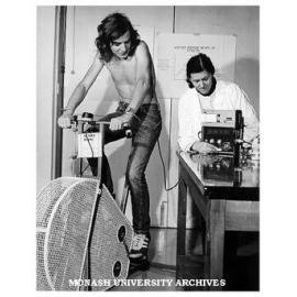 Laboratory technicians Mike Davidson and Halina Hankus with fitness testing equipment