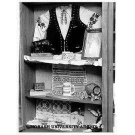 Cultural pieces donated by Belorussian community for exhibition in Main Library