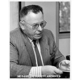 Chairman of France Telecom University M Francois Schoeller signing agreement with Monash Information and Communications Technology Management Centre (MONICT)