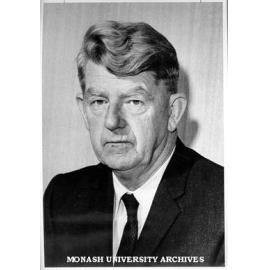 Sir Hugh Ennor, honorary Doctor of Medicine