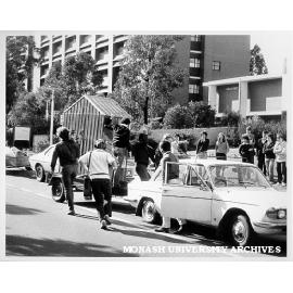 Fundraising stunt, Farm Week 1983