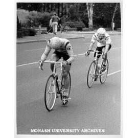 Leaders in Le Yellowglen Tour de Monash, Brendan Boyce (Science) and Peter Starkie (Computer Science)