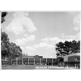 Science buildings with lecture theatres at right, 20 November 1961