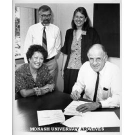 Signing of student exchange agreement with University of Illinois