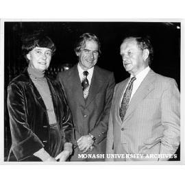 Vice-Chancellor Professor Ray Martin (centre) with Universities Council visitors Emeritus Professor D. N. F. Dunbar (Chairman) and Professor Leonie Kramer (University of Sydney)