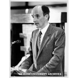 Minister for Health Mr David White opening Monash Medical Centre