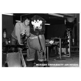 Visitors from 'Shirl's Neighbourhood'